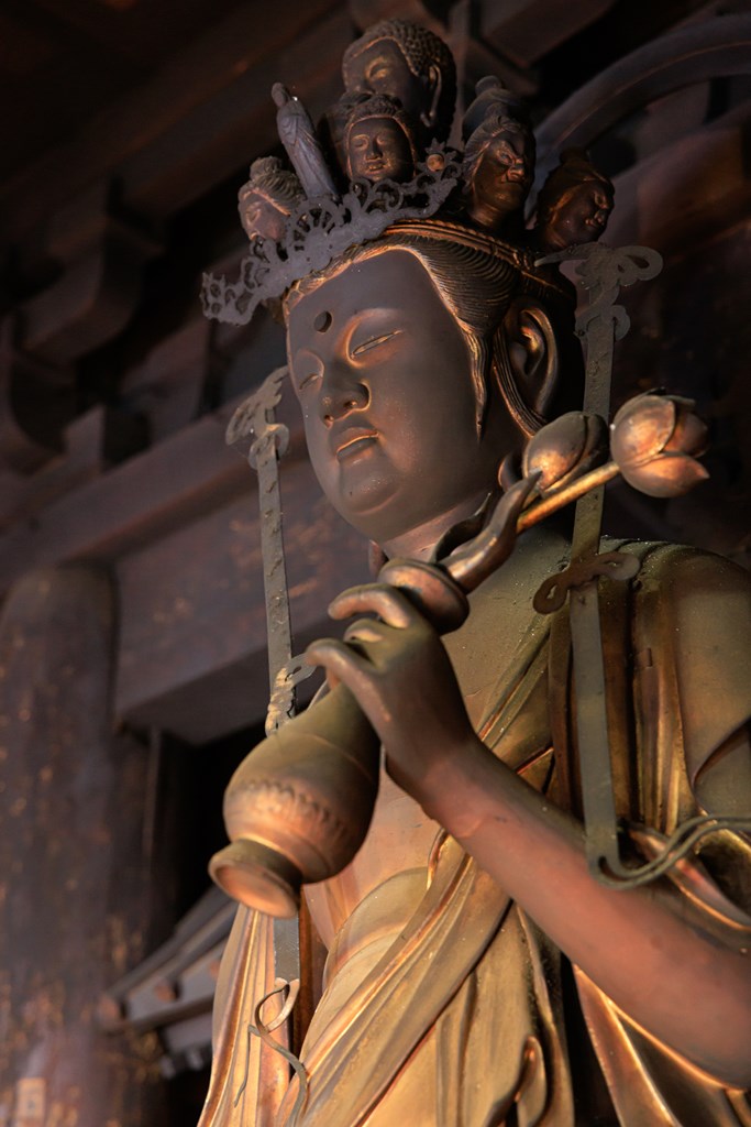 本堂におまつりされる仏さま
