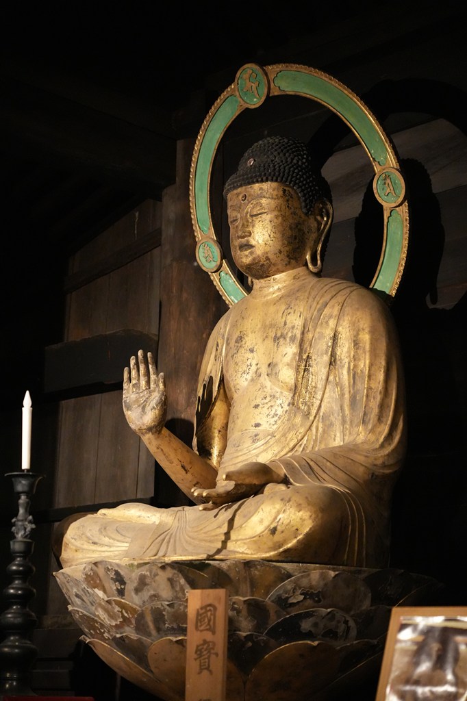 木造釈迦如来坐像（国指定重要文化財）