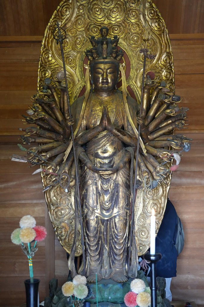 秘仏御本尊・木造十一面千手観音立像（国指定重要文化財）