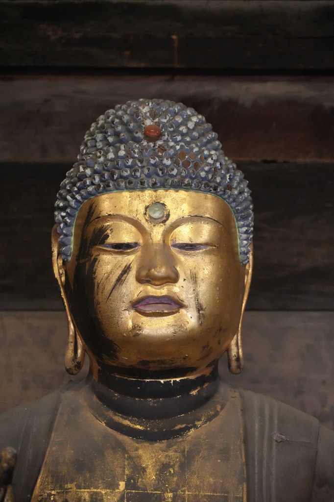 木造釈迦如来坐像