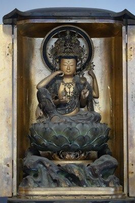 木造如意輪観音像