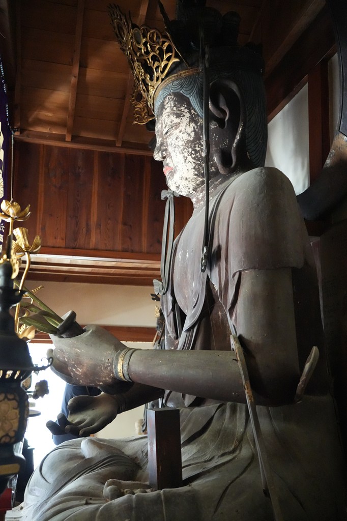 観音堂（本堂）・木造十一面観音菩薩坐像