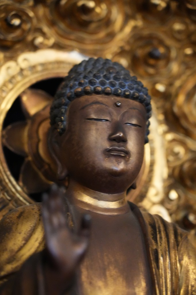 秘仏御本尊・薬師如来像
