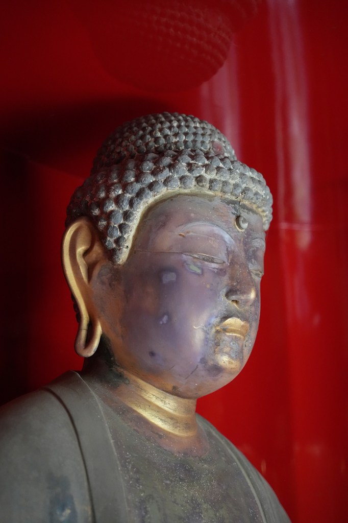 御本尊・木造阿弥陀如来坐像（国指定重要文化財）