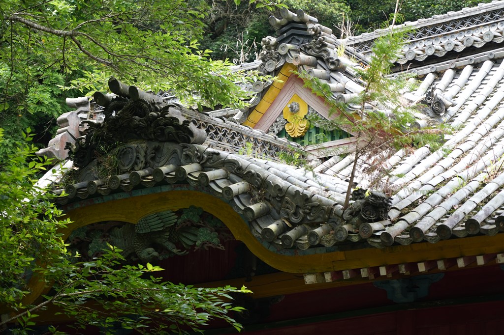 本堂（崩落・老朽化のため、立ち入りを制限しております）