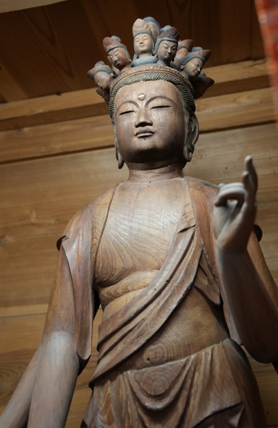 奥院堂・秘仏木造十一面観音菩薩立像（千葉県指定有形文化財）