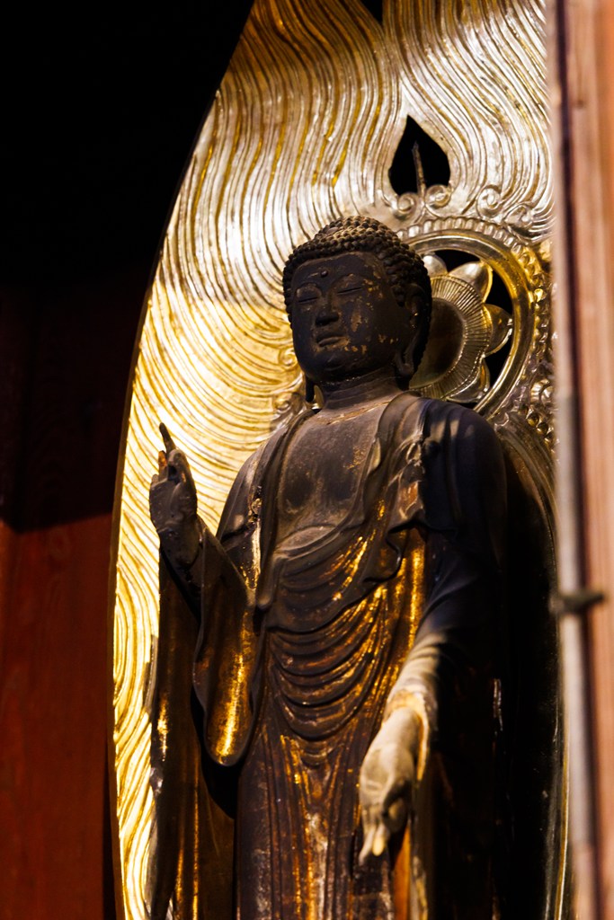 本堂におまつりされている御仏たち