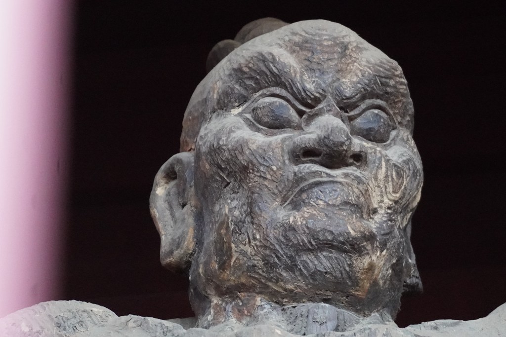 仁王門（茨城県指定文化財）・木造金剛力士立像（水戸市指定文化財）