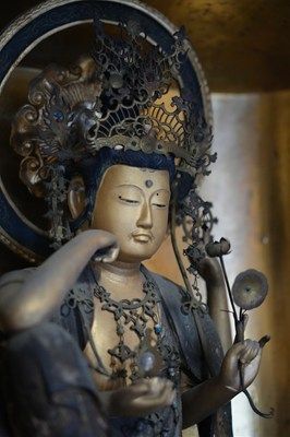 木造如意輪観音像