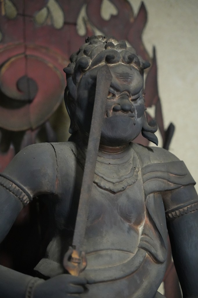 木造不動明王立像