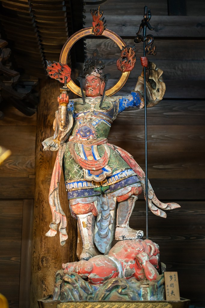 秘仏御本尊・木造四臂十一面観音菩薩立像・木造四天王立像（ともに島根県指定文化財）