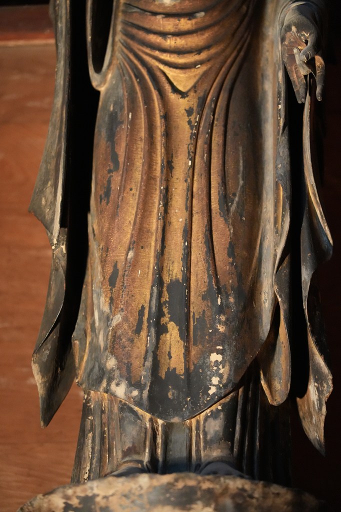 秘仏・木造釈迦如来立像（国指定重要文化財）※毎年1月18日の初観音大祭で御開扉