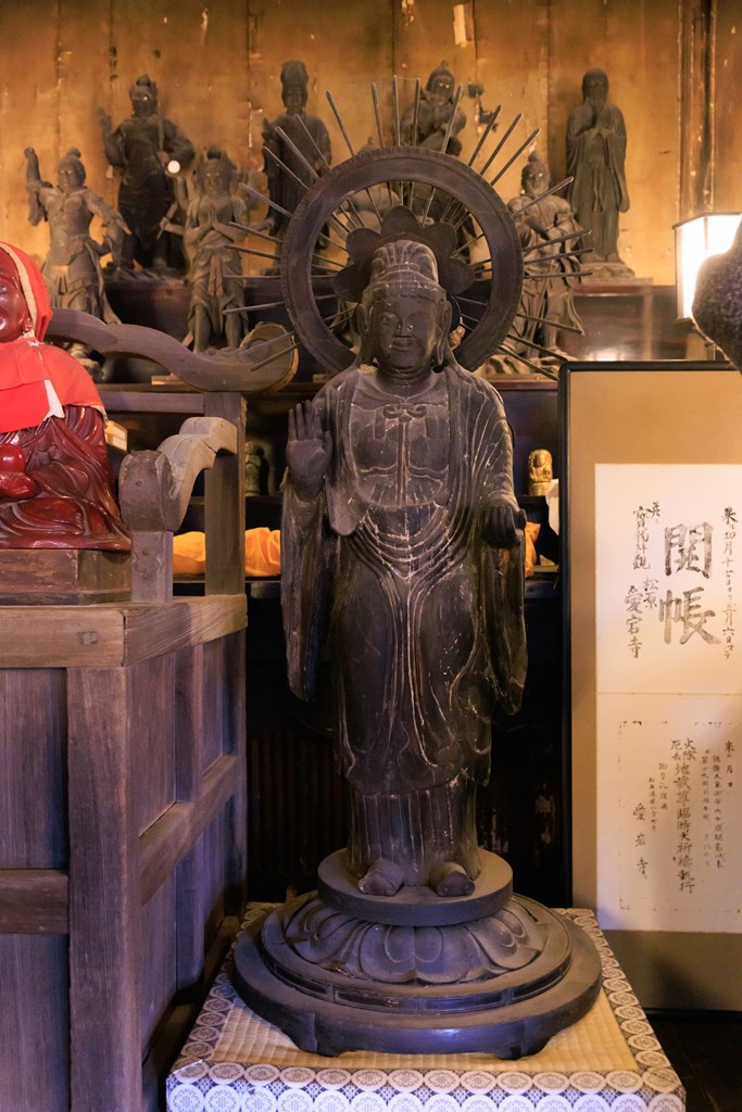 梵天立像