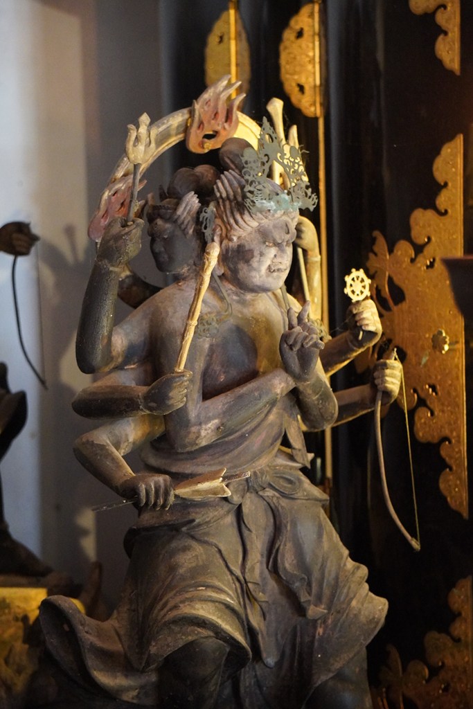 木造不動明王坐像