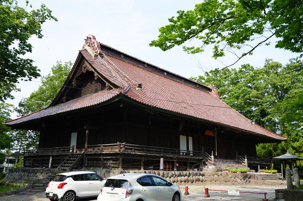 薬師堂（旧山形県会仮議事堂、山形県指定史跡）