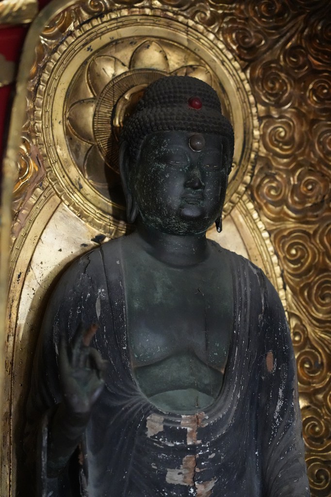 御本尊・阿弥陀如来立像（鯖江市指定文化財）