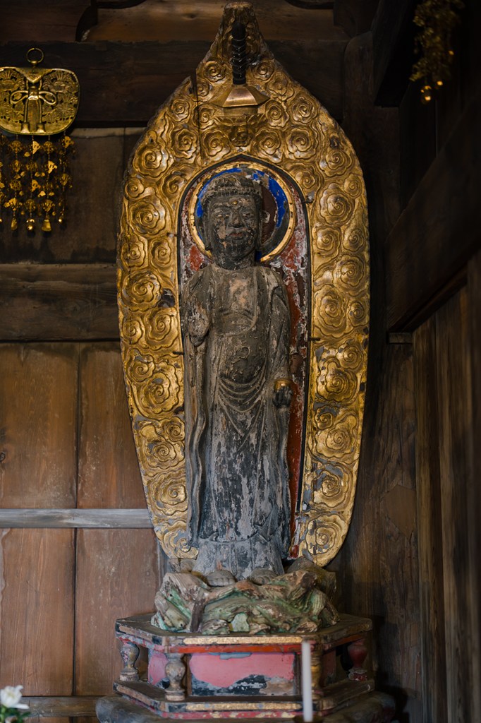 観音堂におまつりされる仏様