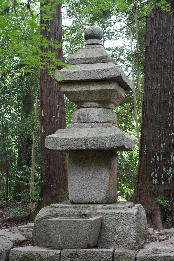 石造多宝塔（湖南市指定有形文化財）