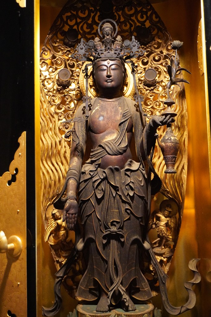 ご本尊・大聖歓喜天と聖天堂（本堂）