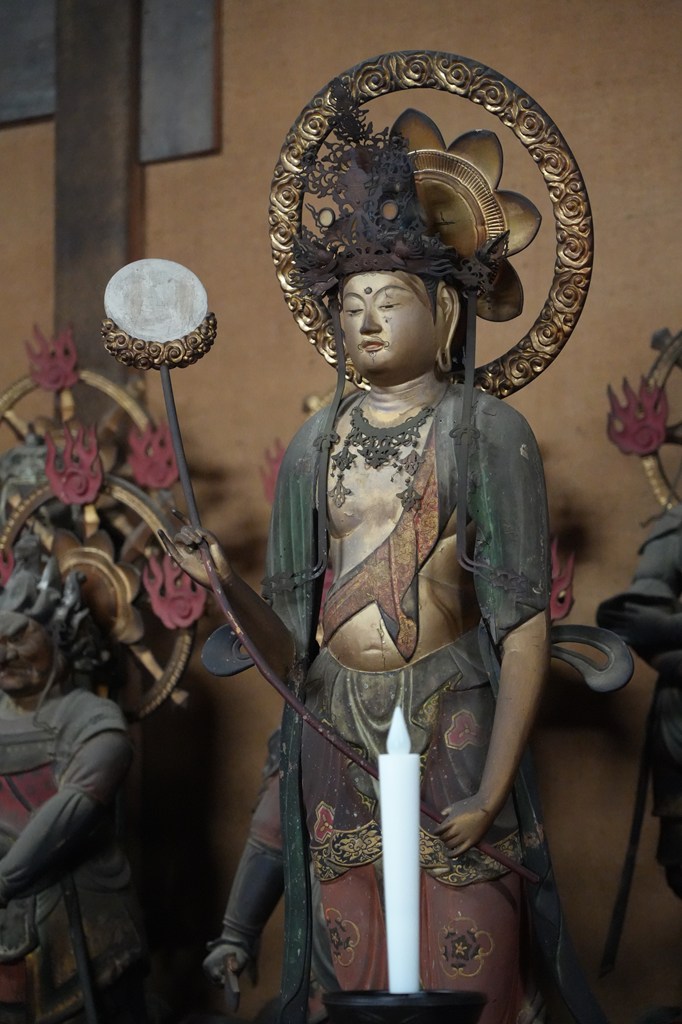 木造日光・月光菩薩立像及び十二神将立像