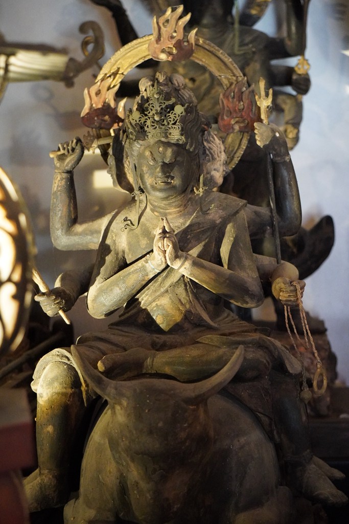 木造不動明王坐像