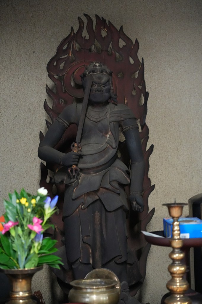 木造不動明王立像