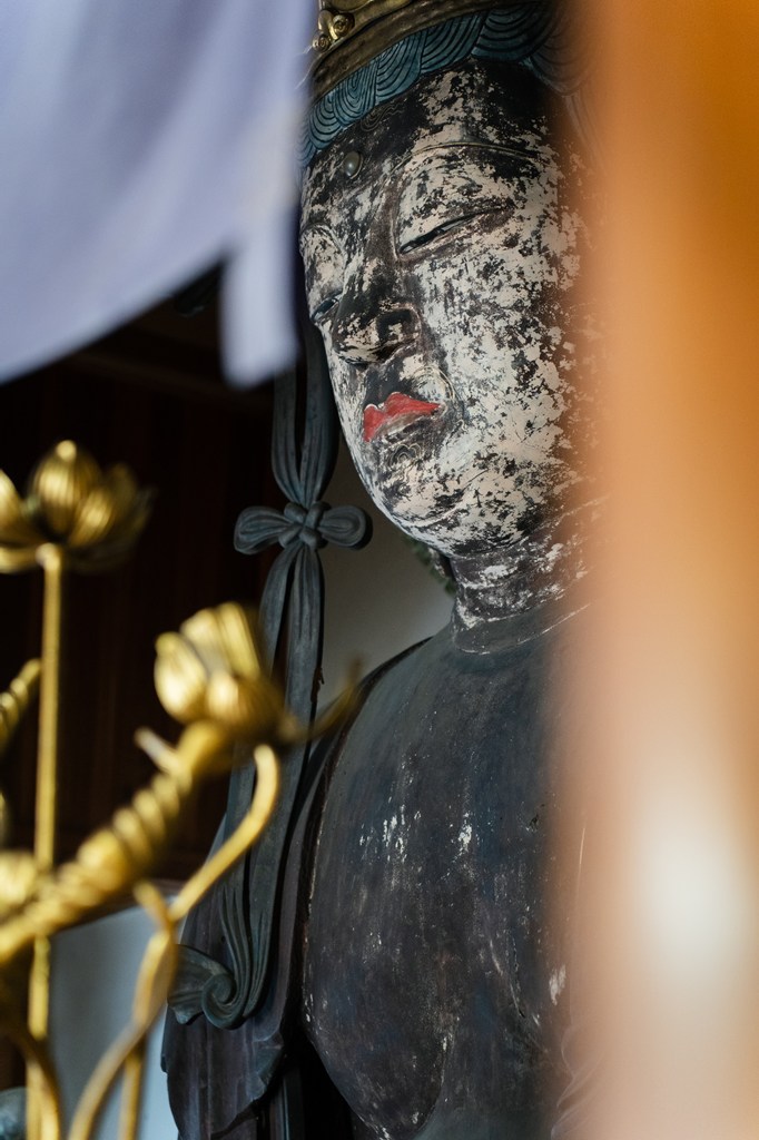 観音堂（本堂）・木造十一面観音菩薩坐像