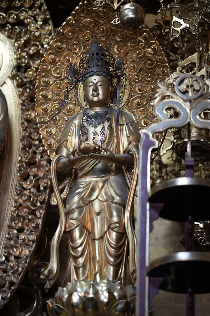 御本尊・阿弥陀如来立像