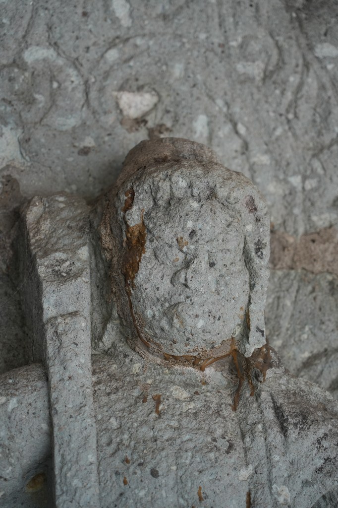 石造不動明王立像・石造地蔵菩薩立像（越前市指定文化財）