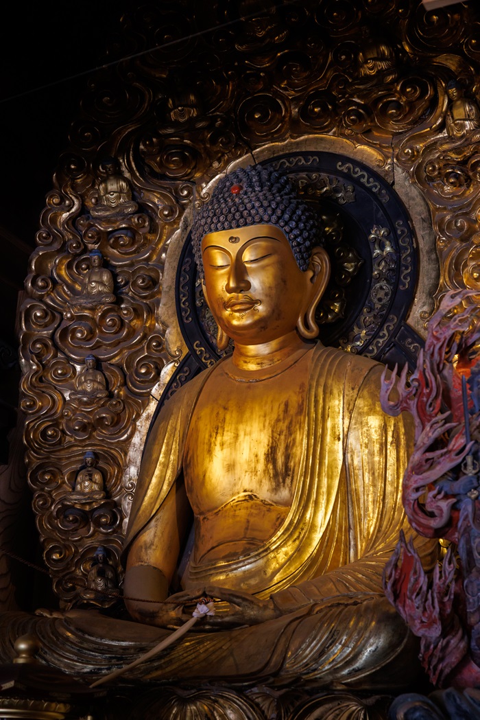 御本尊・阿弥陀如来坐像