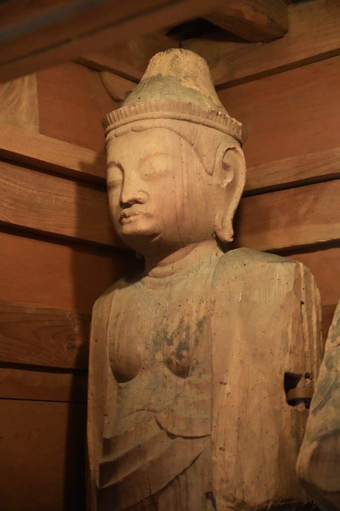 木造伝阿弥陀如来立像（山形県指定文化財）