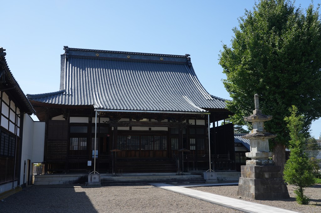 御本尊・阿弥陀如来立像