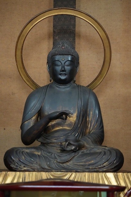 御本尊・木造薬師如来坐像（国指定重要文化財）