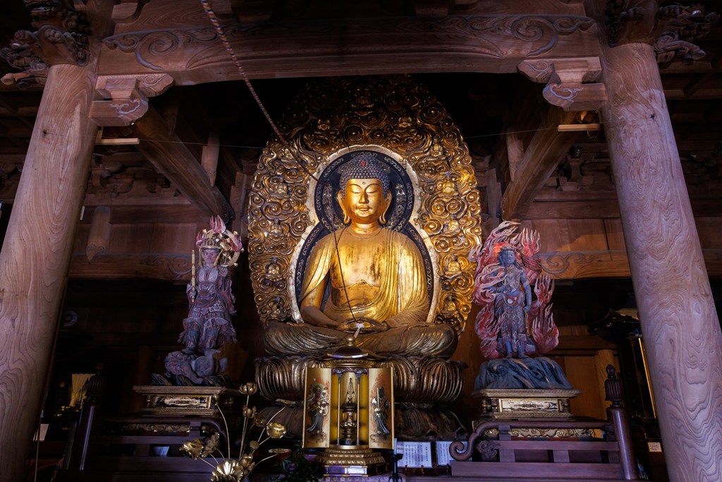 御本尊・阿弥陀如来坐像