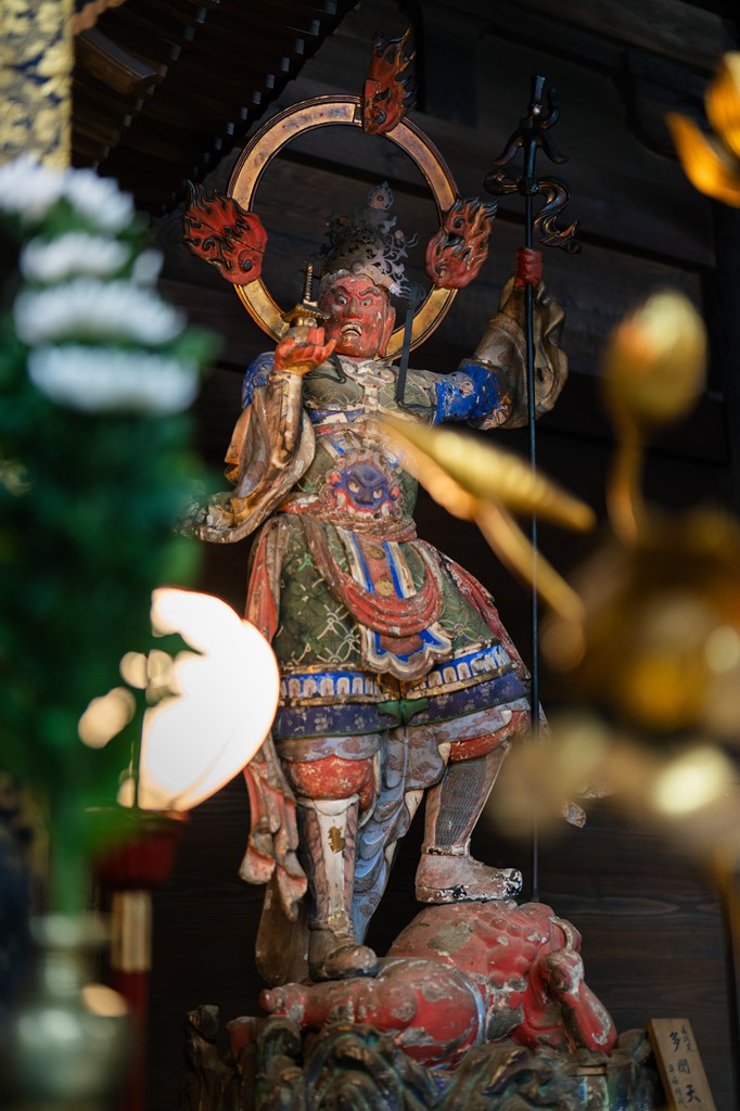 秘仏御本尊・木造四臂十一面観音菩薩立像・木造四天王立像（ともに島根県指定文化財）