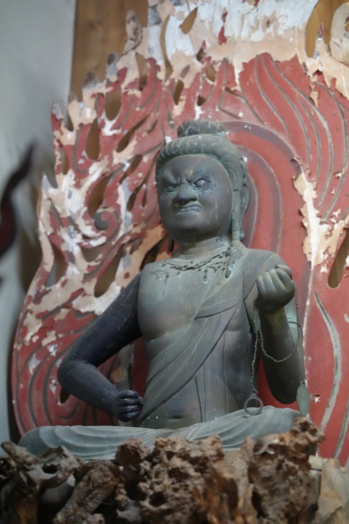 銅造不動明王坐像・銅造阿弥陀如来坐像（越前町指定文化財）