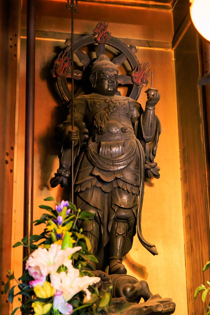 毘沙門天立像（国指定重要文化財）と地蔵菩薩立像