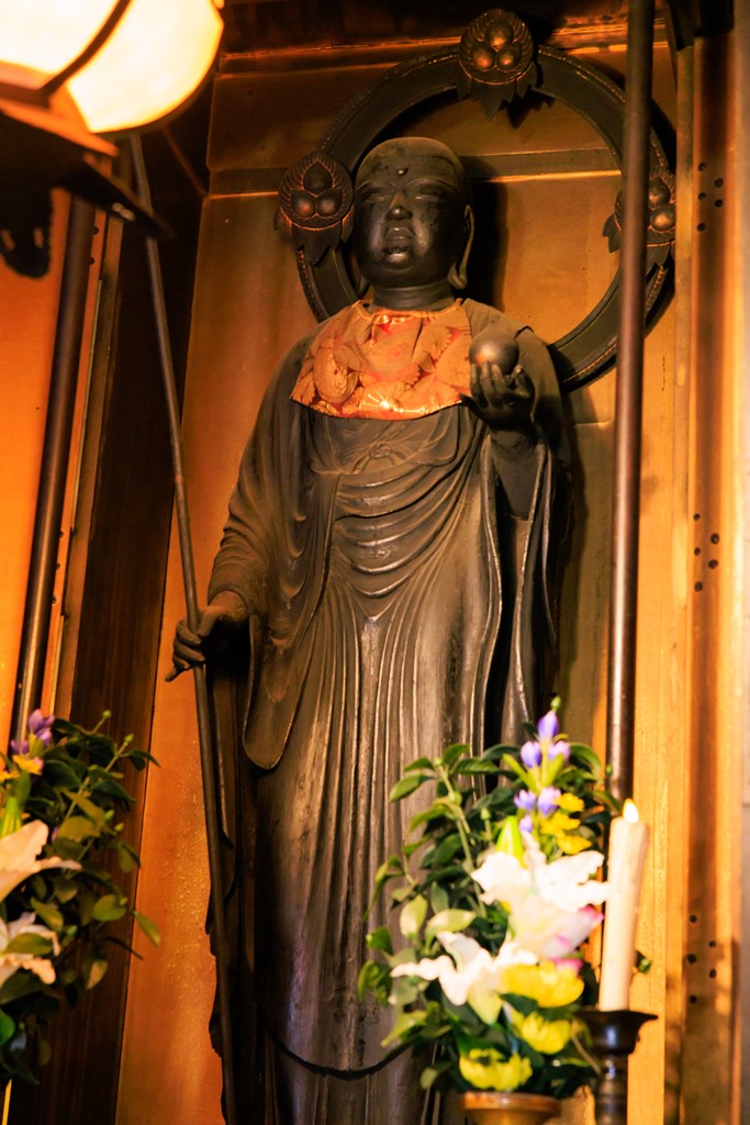 毘沙門天立像（国指定重要文化財）と地蔵菩薩立像