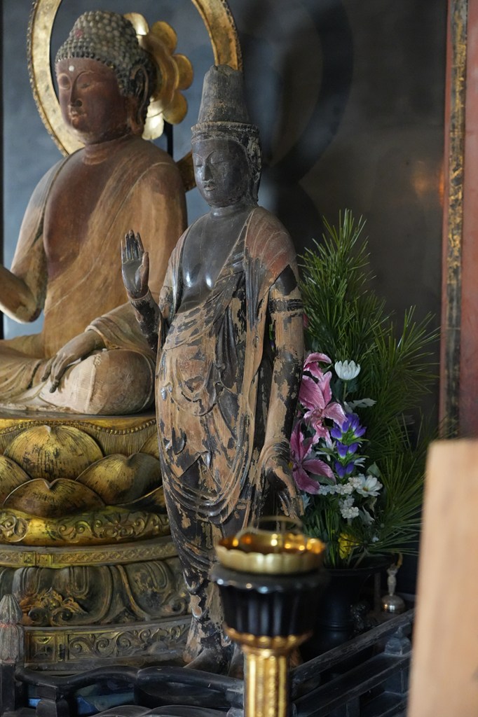 木造弥勒三尊像（国指定重要文化財）