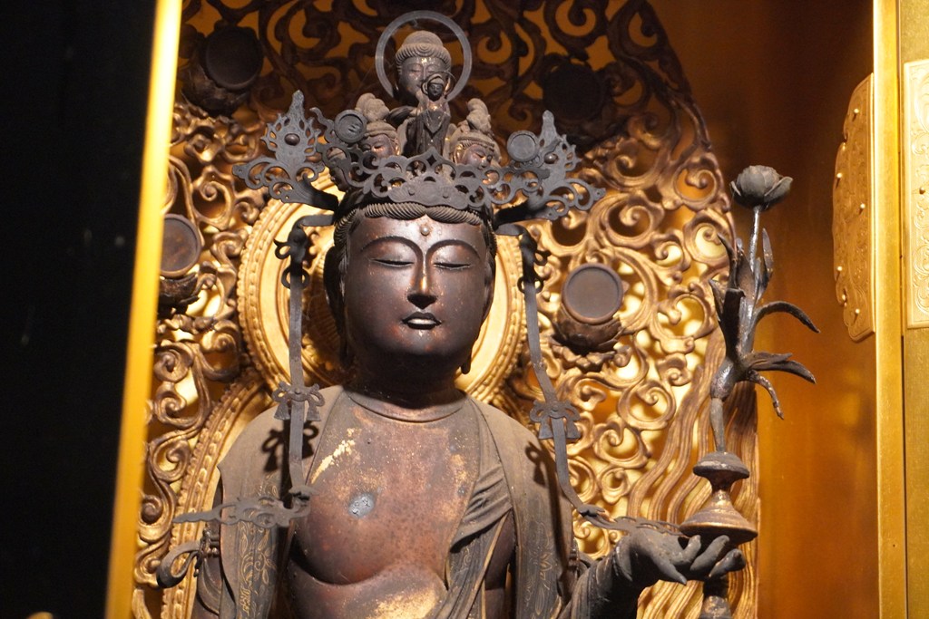 ご本尊・大聖歓喜天と聖天堂（本堂）