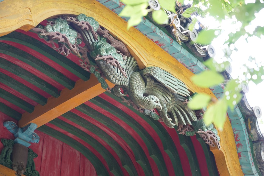 本堂（崩落・老朽化のため、立ち入りを制限しております）