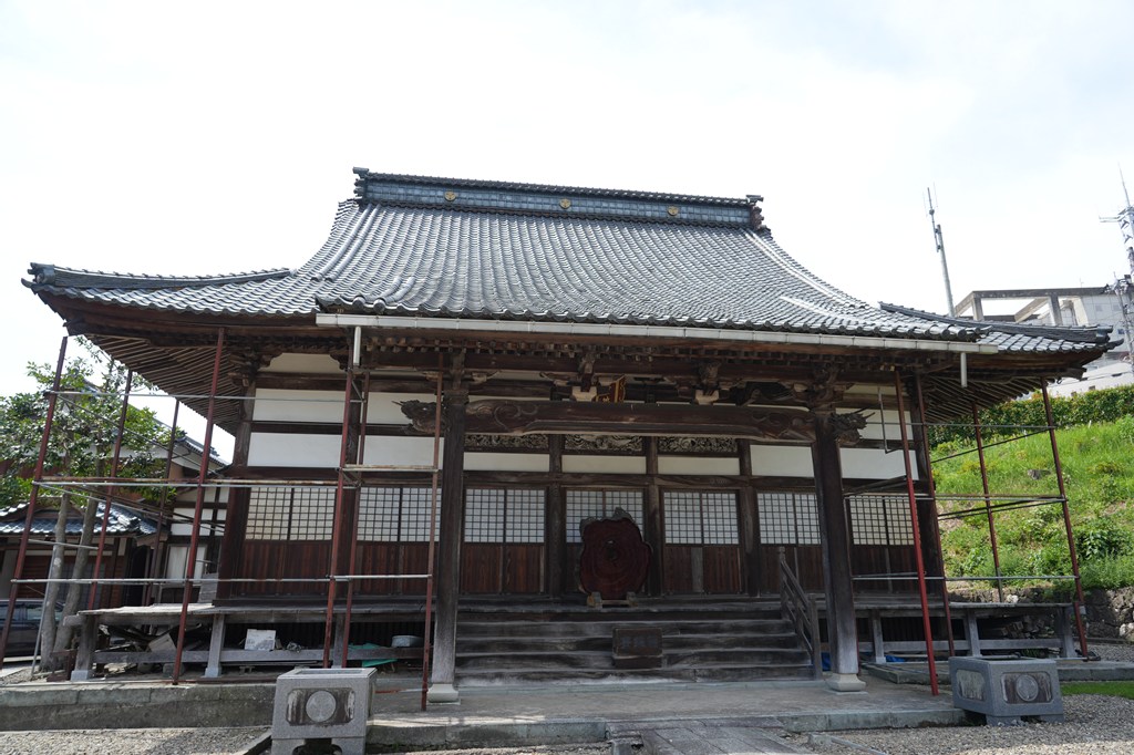 御本尊・阿弥陀如来立像（鯖江市指定文化財）