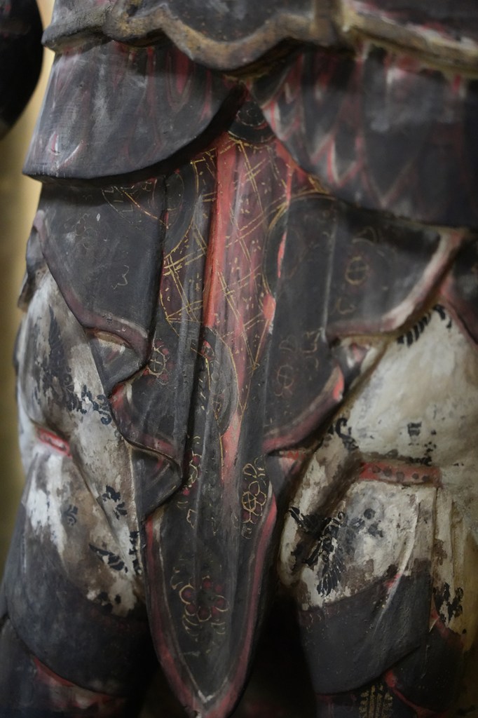 ご本尊・木造毘沙門天立像（国指定重要文化財）