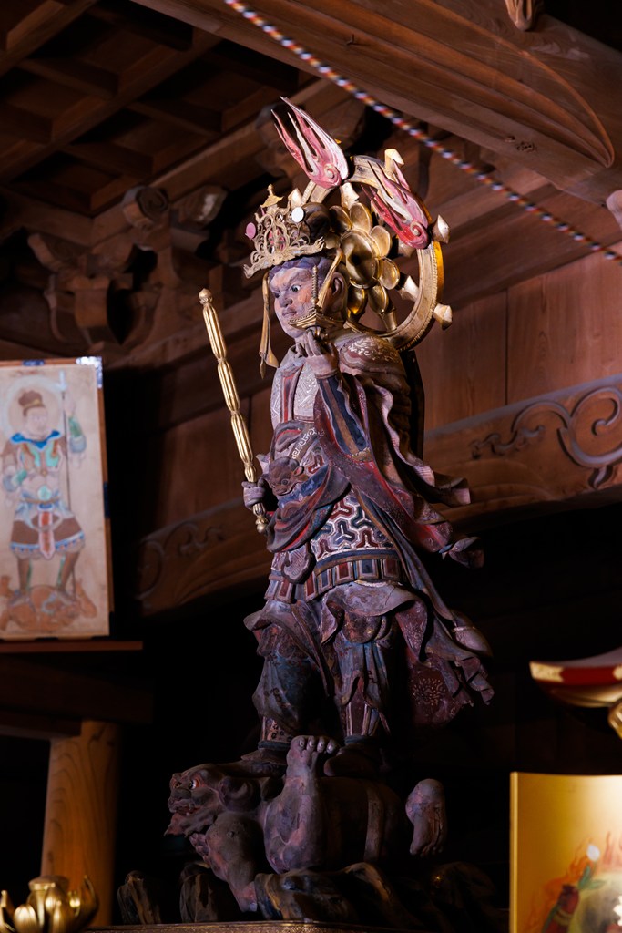 本堂におまつりされている御仏たち