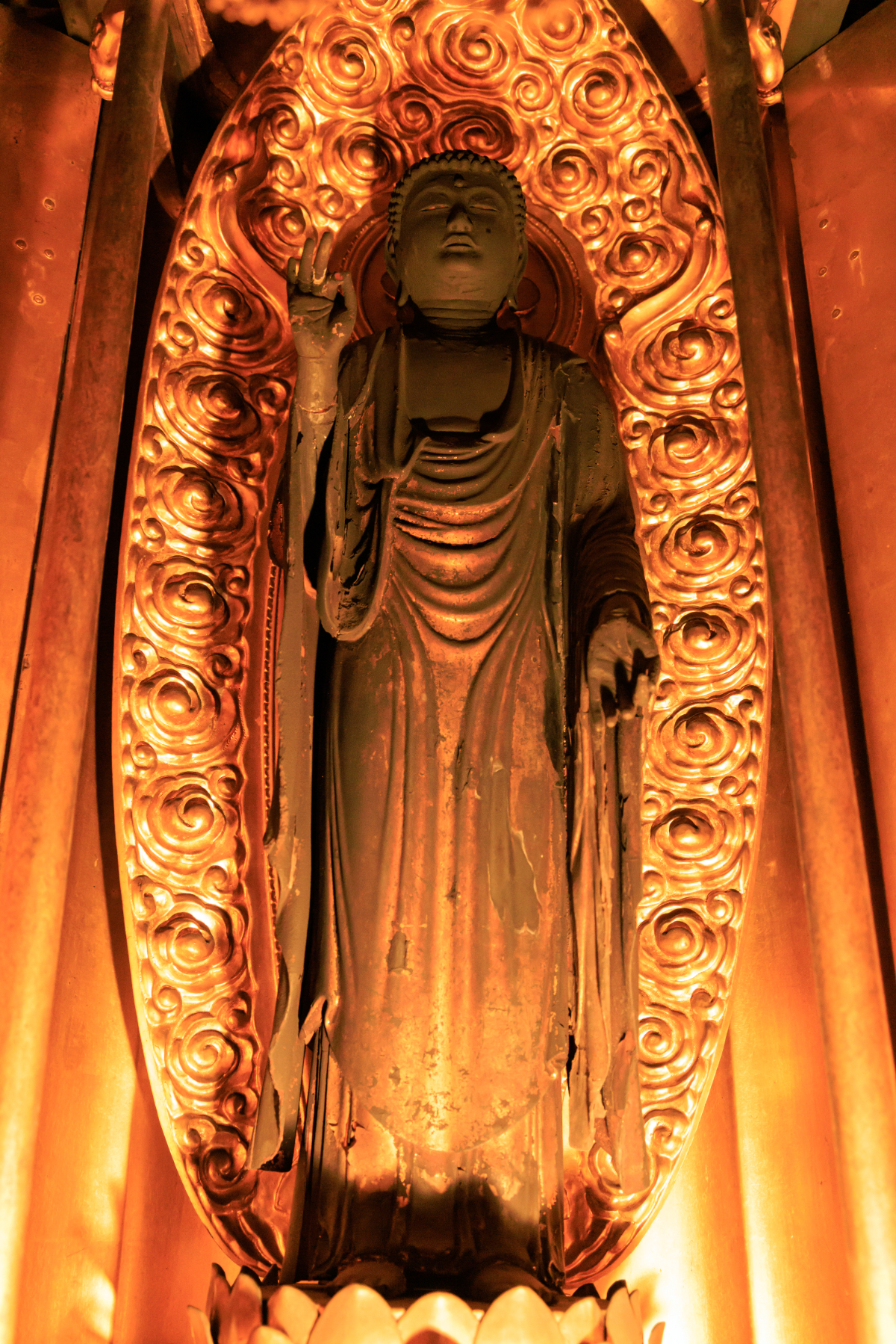 日牟禮八幡宮本地仏・阿弥陀如来立像