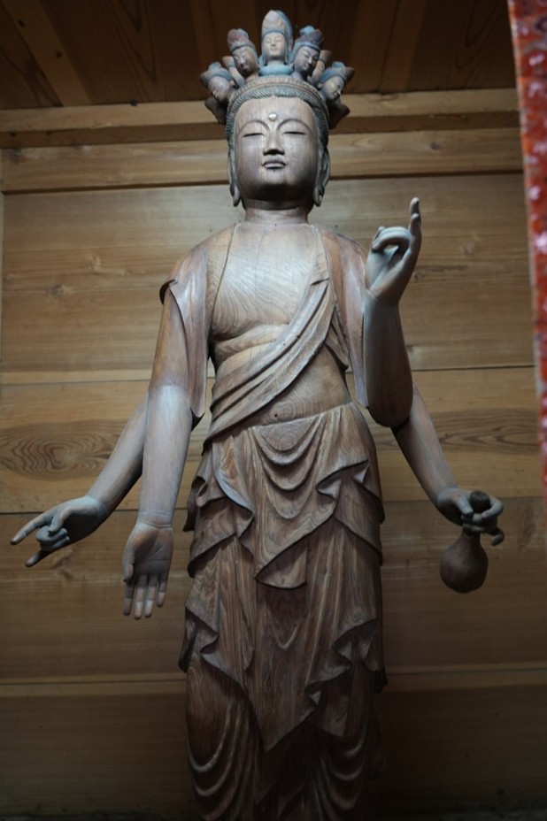 奥院堂・秘仏木造十一面観音菩薩立像（千葉県指定有形文化財）