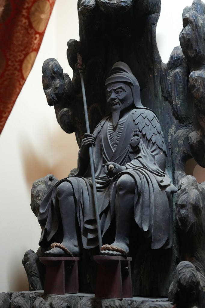 木造役行者像 ※毎年４月第一日曜日の採灯大護摩供の際に御開扉
