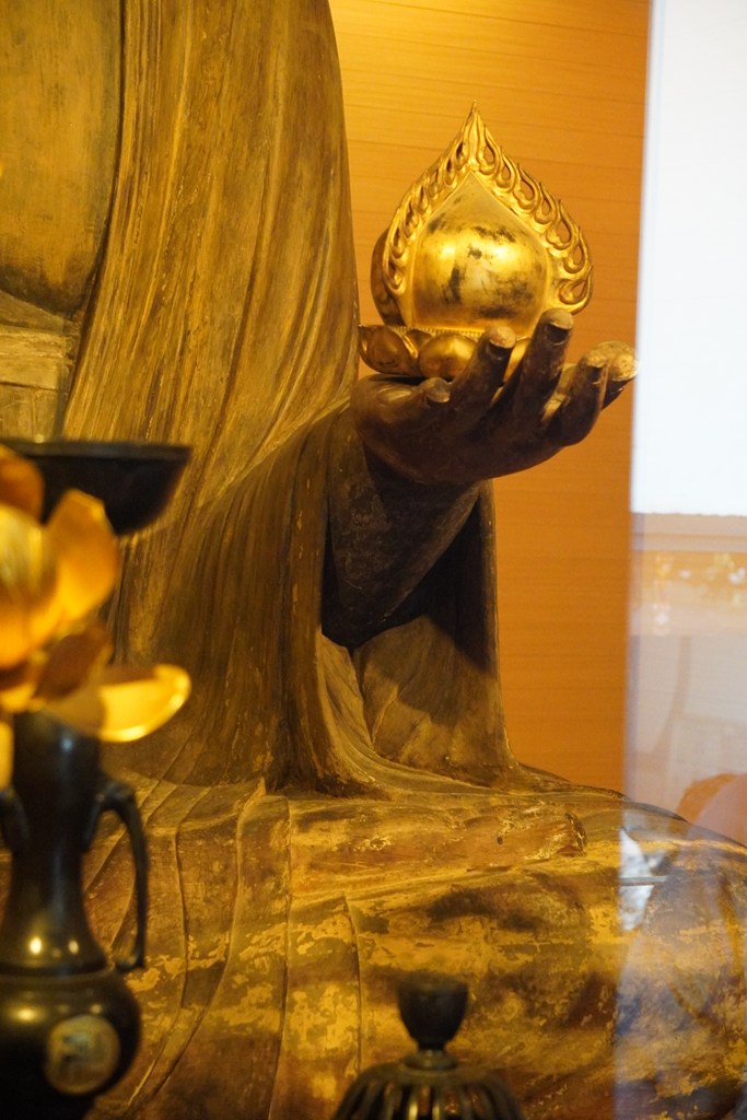 ご本尊・木造地蔵菩薩坐像（国指定重要文化財）