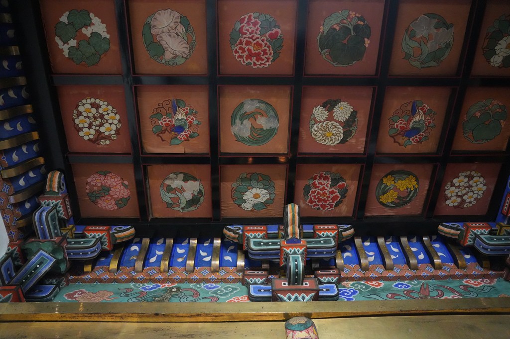 御本尊・阿弥陀如来立像（鯖江市指定文化財）