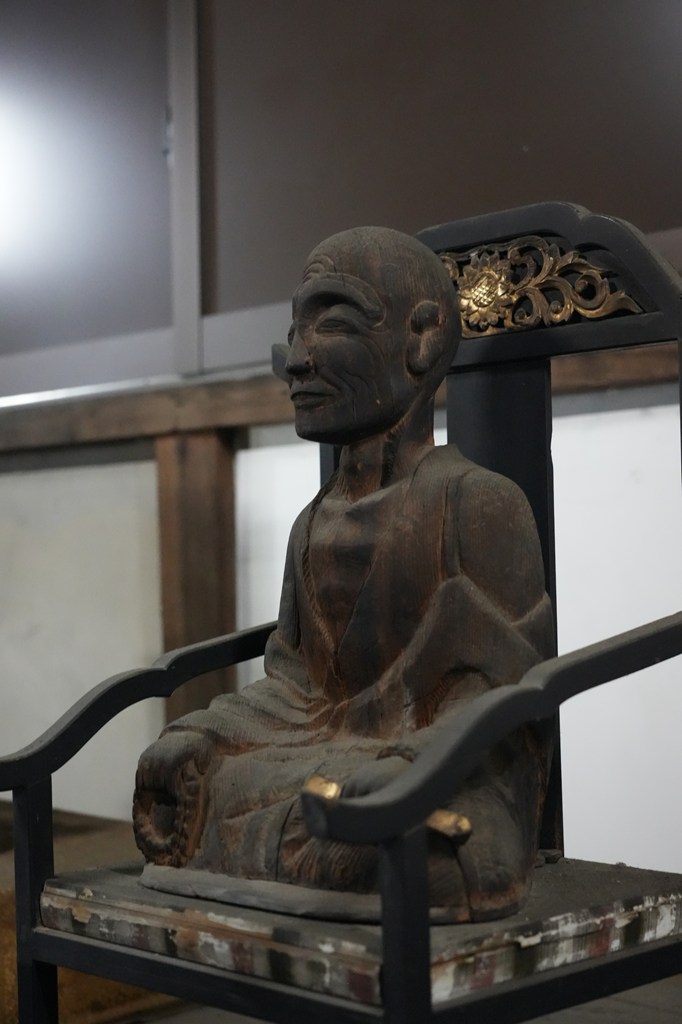 金剛定寺の魅力的な仏様